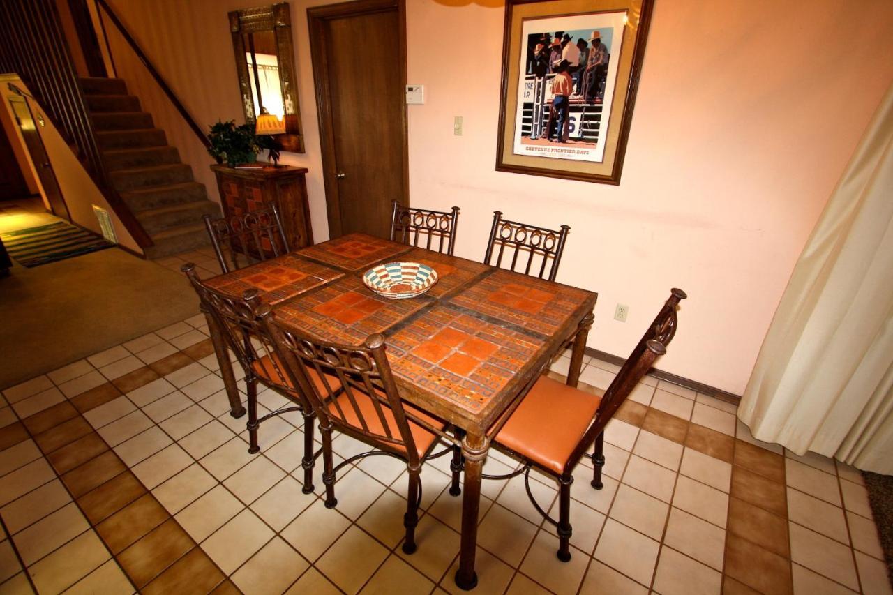 Cowboys, Indians And Outlaws Villa รุยโดโซ ภายนอก รูปภาพ